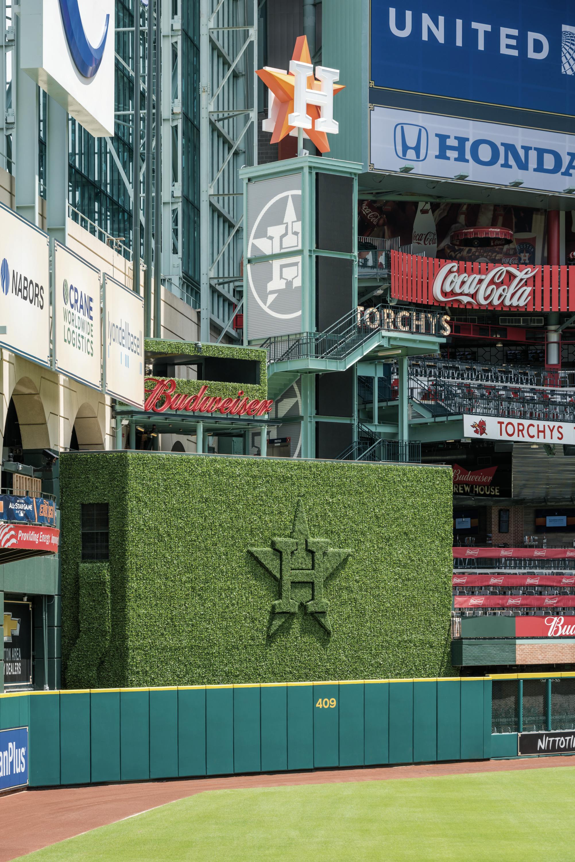 Astros unveil renovations to Minute Maid Park's center field